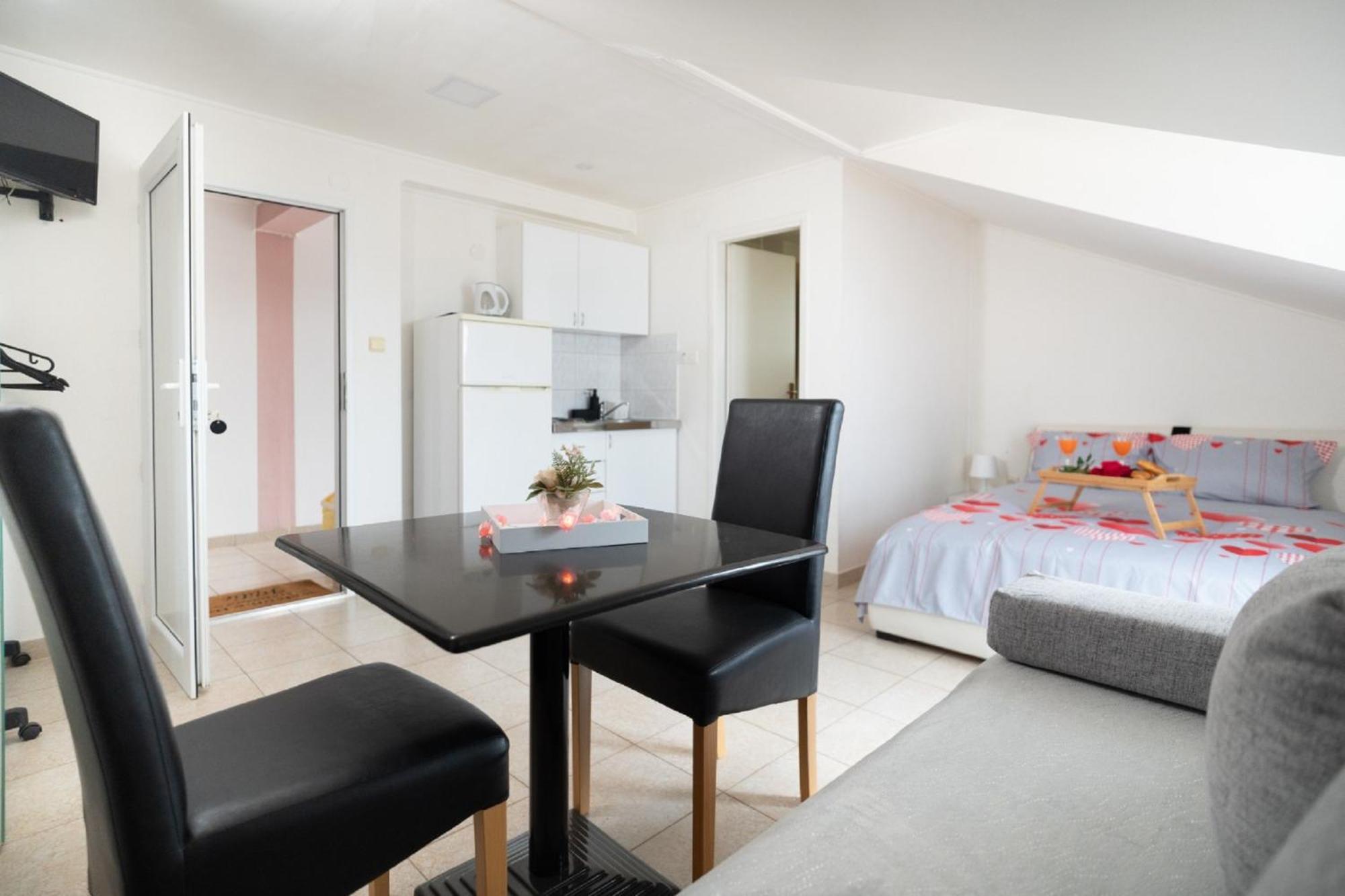 Apartments Milic Gornji Karin Ngoại thất bức ảnh